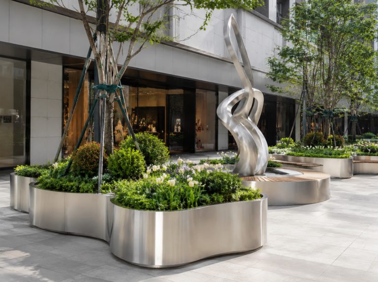 碧江区不锈钢景观雕塑与金属花箱
